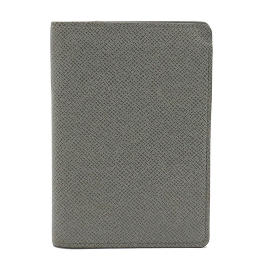 Louis Vuitton Taiga Passport Cover M32647