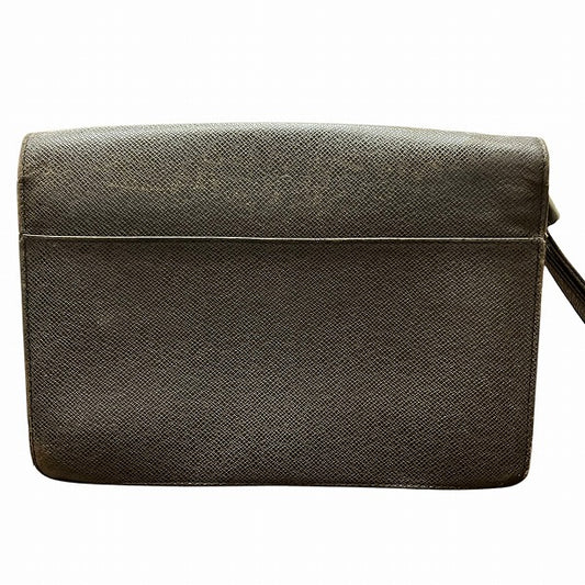 Louis Vuitton Taiga Leather Selenga Clutch M30782