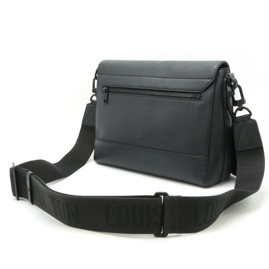 Louis Vuitton Aerogram Messenger Bag Black M57080
