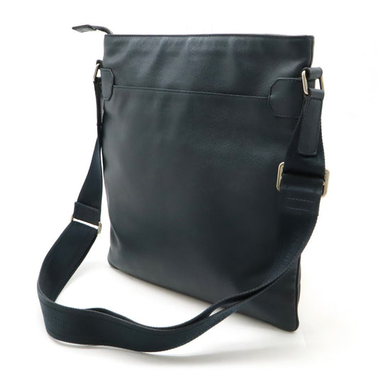 Louis Vuitton Taiga Sasha Shoulder Bag M32629