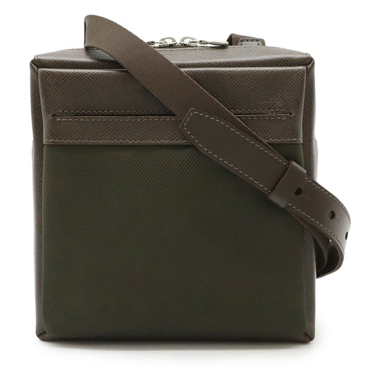 Louis Vuitton Taiga Sayan Shoulder Bag M30908