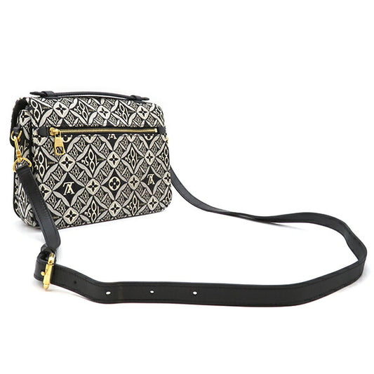 Louis Vuitton Pochette Metis MM Monogram Canvas